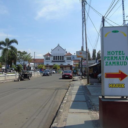 Hotel Permata Zamrud Cirebon Exterior foto